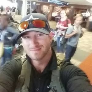 Meet your Posher, Derek